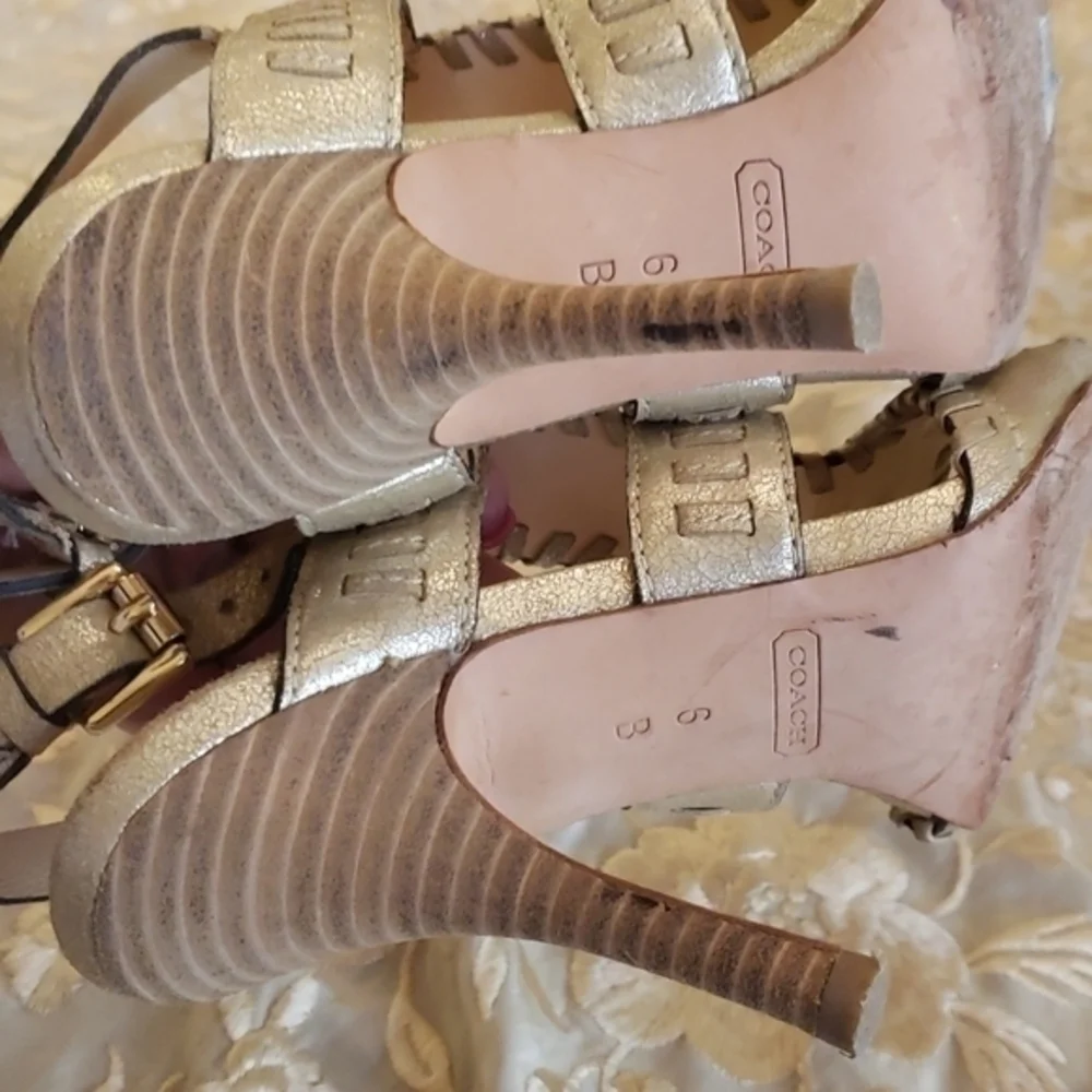 COACH‎ Kareena Light Gold  Size 6B High Heels
